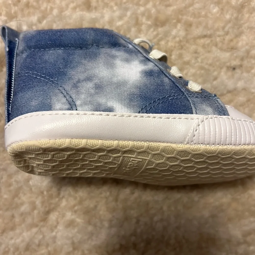 NWT Baby Gap Gender Neutral Blue & White Tie Dyed High Top Sneakers
